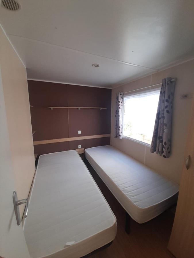 Spacious With Furnished Terrace * Fréjus
