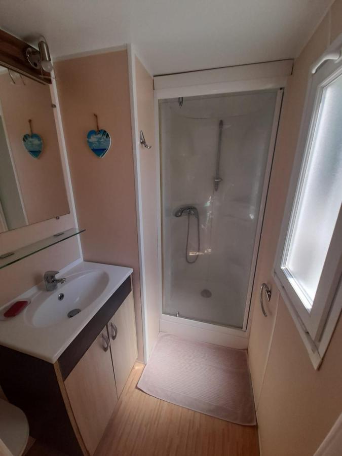 Chalet Spacious With Furnished Terrace Fréjus